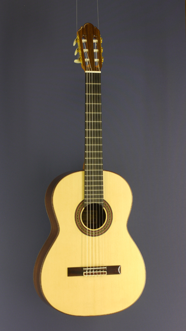 Antonio de Vega, Model Auditorio, classical guitar with short scale, spruce, rosewood