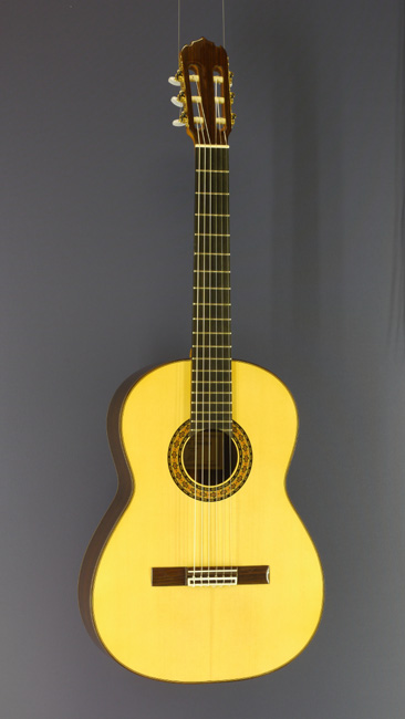Vicente Sanchis, Model A-2, classical guitar spruce, rosewood