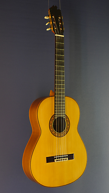 Antonio Ariza Luthier guitar spruce, walnut, year 1998