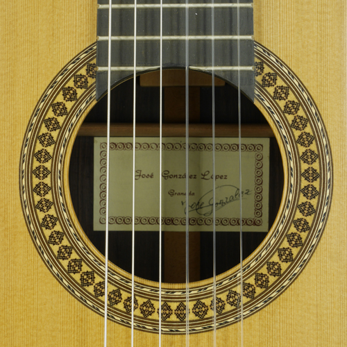 rosette and label of José González Lopez classical guitar cedar, rosewood, year 2014