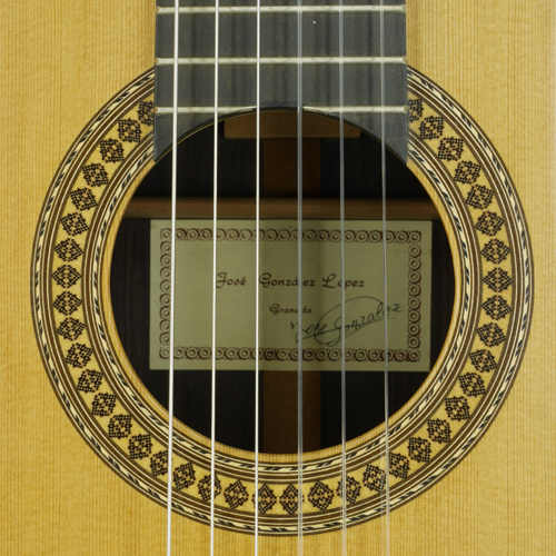 rosette and label of José González Lopez classical guitar cedar, rosewood, year 2014