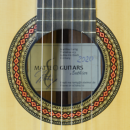 Matthias Hartig - Matteo Guitars, klassische Gitarre Fichte, Zwetschge, 2020, Rosette, Schild