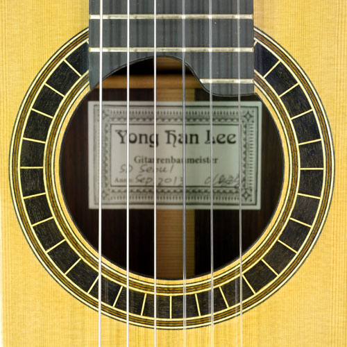 Yonghan Lee klassische Gitarre, Sandwichdecke Zeder, Palisander, 2013, Rosette, Schild