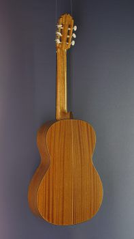 Classical Guitar with 64 cm short scale - Ricardo Moreno, model 1a 64 cedar, Spanish guitar with solid cedar top, back view