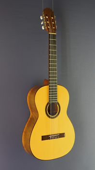 Klassische Gitarre Ricardo Moreno, Modell 3a Fichte , spanische Konzertgitarre mit massiver Fichtendecke und Walnuss an Zargen und Boden