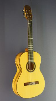 Klassische Gitarre Ricardo Moreno, Modell C-E Fichte, Konzertgitarre mit massiver Fichtendecke und weißem Ebenholz