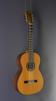 Ricardo Moreno, C-P 63 Z, Mensur 63 cm, spanische Konzertgitarre mit kurzer Mensur, mit massiver Zederndecke und Palisander an Zargen und Boden