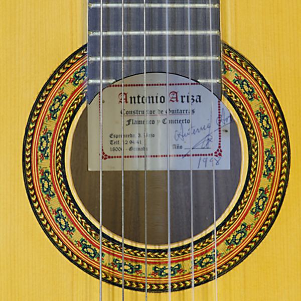 Antonio Ariza Spanish classical guitar, spruce, walnut, luthier guitar, rosette, label