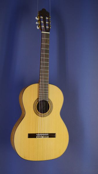 Juan Aguilera, Estudio 3, spanische Konzertgitarre mit massiver Zederndecke, Mongoy an Zargen und Boden, klassische Gitarre