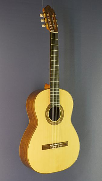 Klassische Gitarre Juan Aguilera, Modell Estudio 7, vollmassive spanische Konzertgitarre aus Fichte und Ovancol