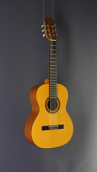 Kindergitarre Juan Aguilera, Modell niña 58, ¾ -Gitarre mit 58 cm Mensur und massiver Fichtendecke