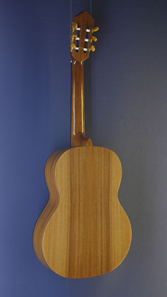 Lacuerda  63M, scale 63 cm, classical guitar with solid cedar top and mahogany on the sides and back, short scale guitar, back view