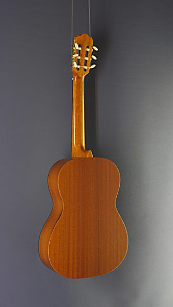 Classical Guitar Lacuerda, model chica 62/2, 7/8 guitar with 62 cm scale and solid cedar top, back view