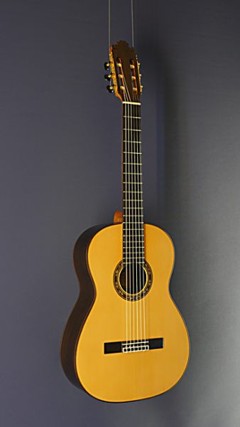 Classical guitar with 64 cm short scale - Ricardo Moreno, model Albeniz 64 spruce, all solid guitar made of spruce and rosewood