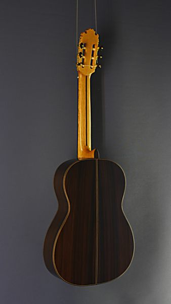 Classical guitar with 64 cm short scale - Ricardo Moreno, model Albeniz 64 cedar, all solid guitar made of cedar and rosewood, back view