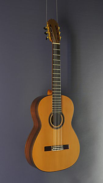 Klassische Gitarre Ricardo Moreno, Modell C-P Zeder, spanische Konzertgitarre mit massiver Zederdecke und Palisander