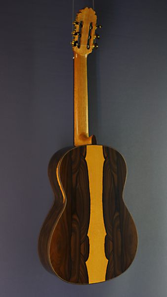 Ricardo Moreno C-Z cedar, Spanish Guitar with solid cedar top and cyricote on back and sides, classical guitar, back view